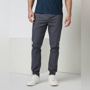 Vuori Cascade Tech Chino 34 Charcoal EUC